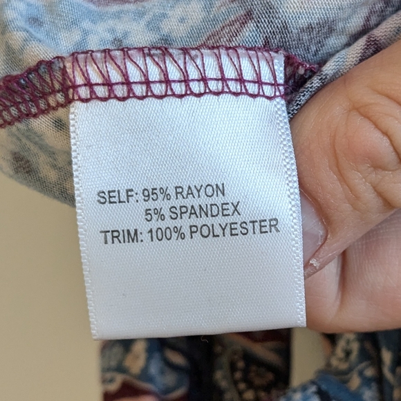 Rose + Olive Women's Boho Lotus Medallion Multicolored Printed Stretch Blouse 1X - Picture 6 of 7